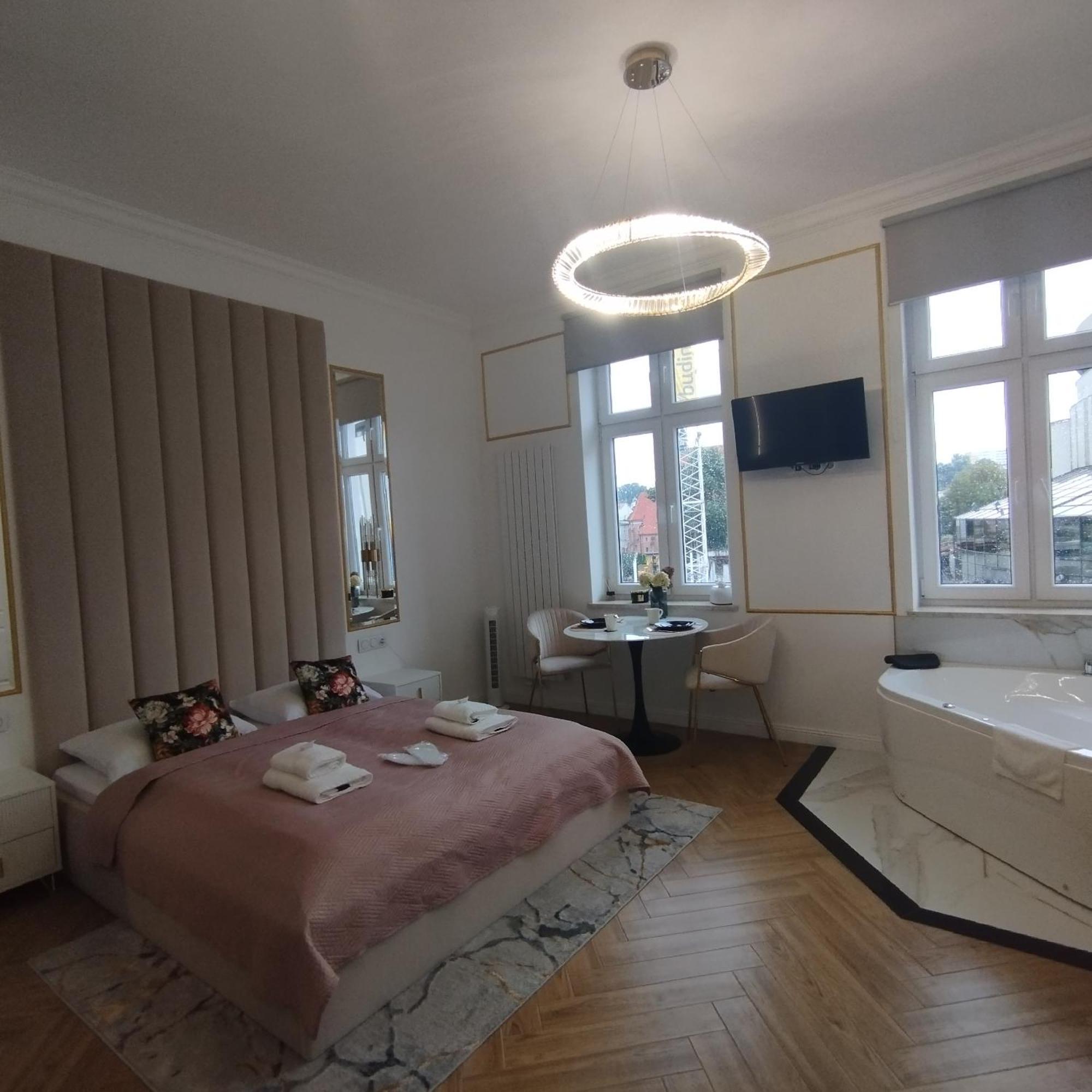 Apartament Z Jacuzzi Nova